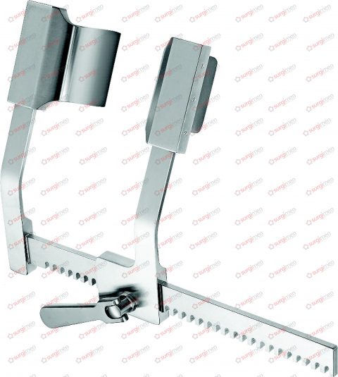 DE BAKEY Rib Spreaders complete, consisting of: 24-135-01 1 Spreader 24-135-02 2 Lateral blades 60 x 60 mm (AxB) 24-135-03 2 Lateral blades 50 x 80 mm (AxB) 24-135-04 2 Lateral blades 40 x 100 mm (AxB)