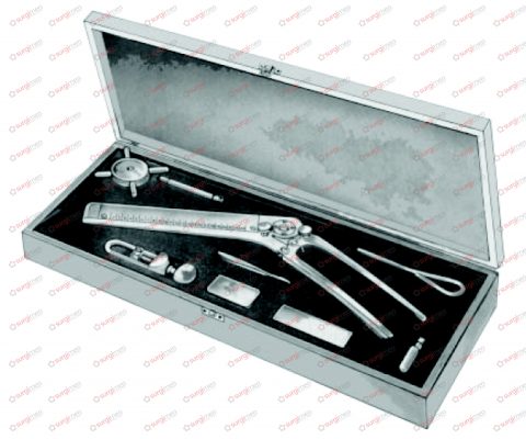 VON PETZ Stomach and intestinal suturing apparatus, complete, consisting of: 30-370-01 1 Suturing apparatus for 23 pairs of suturing clips 30-370-02 1 Filling tweezer 30-370-03 1 Filling pin 30-370-04 1 Filling rack 30-370-05 1 Additional closing clamp 30